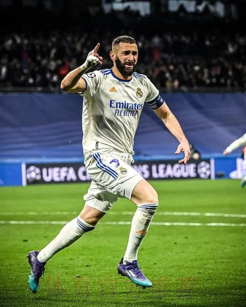 本泽马加时赛进球助皇马晋级半决赛 队报头版:金球 本泽马加时赛进球助皇马晋级半决赛 队报头版:金球